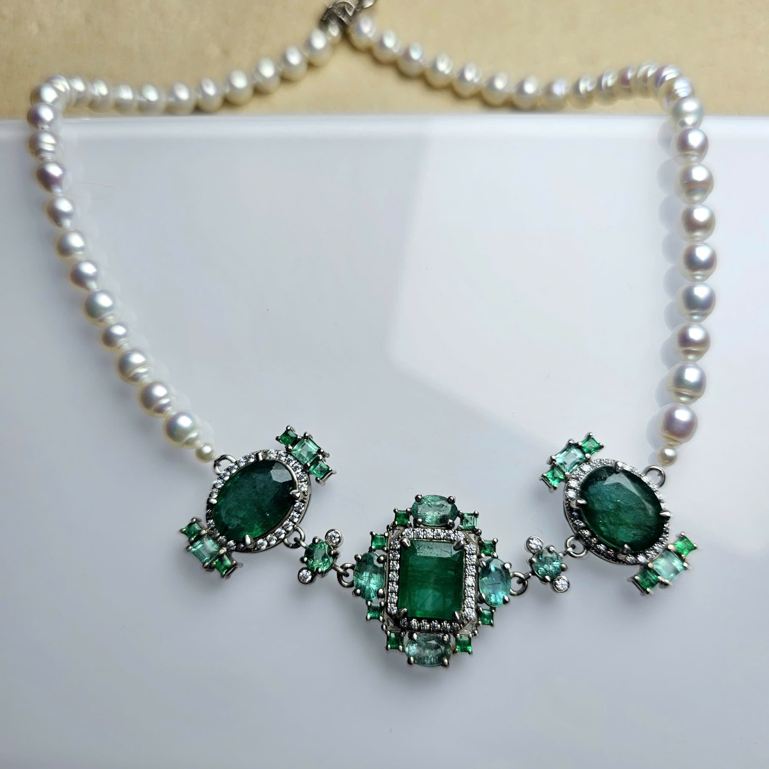Choker ngọc trai nước ngọt với Emerald và bạc - Hình ảnh 2