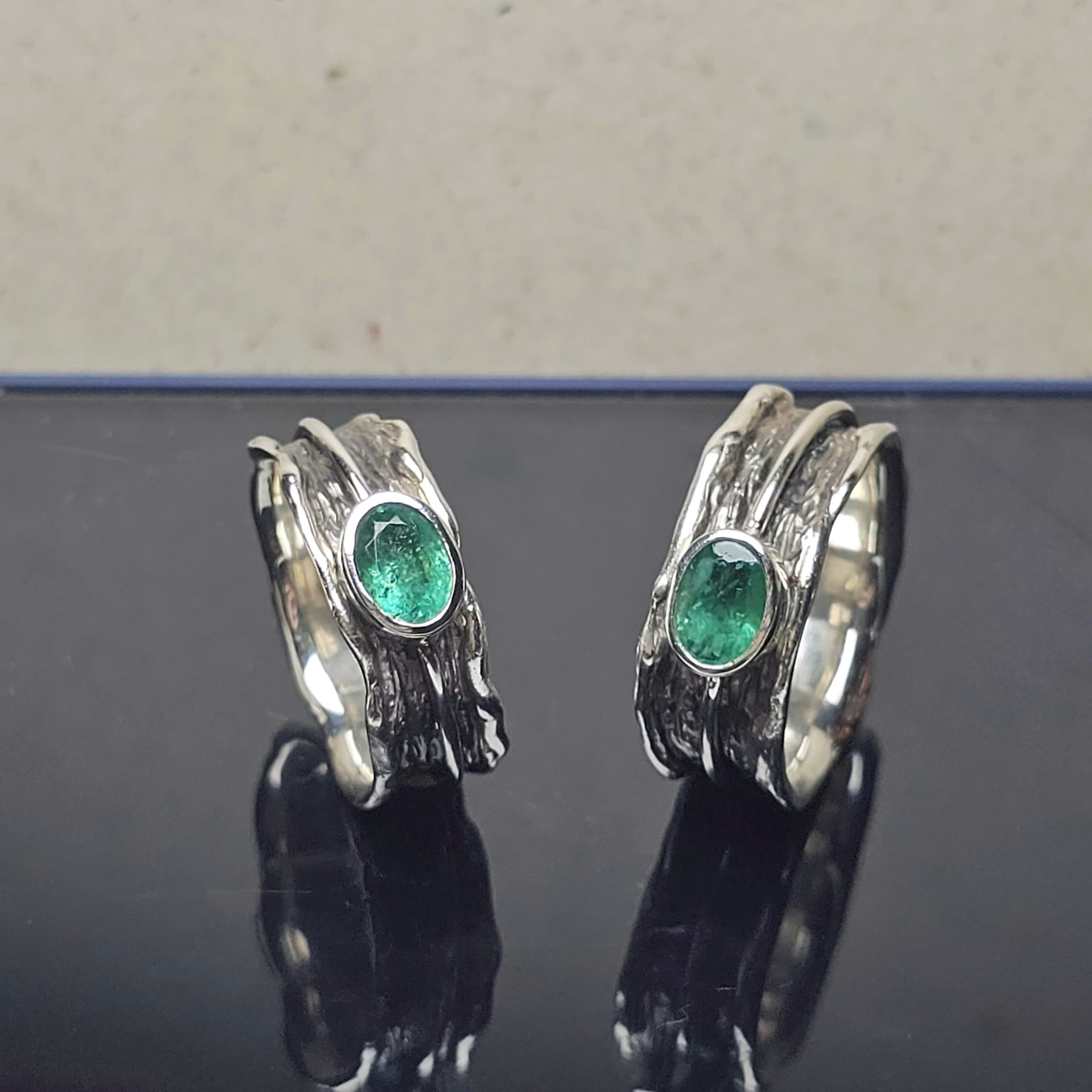 Nhẫn bạc 925 xi đen và Emerald - Hình ảnh 3