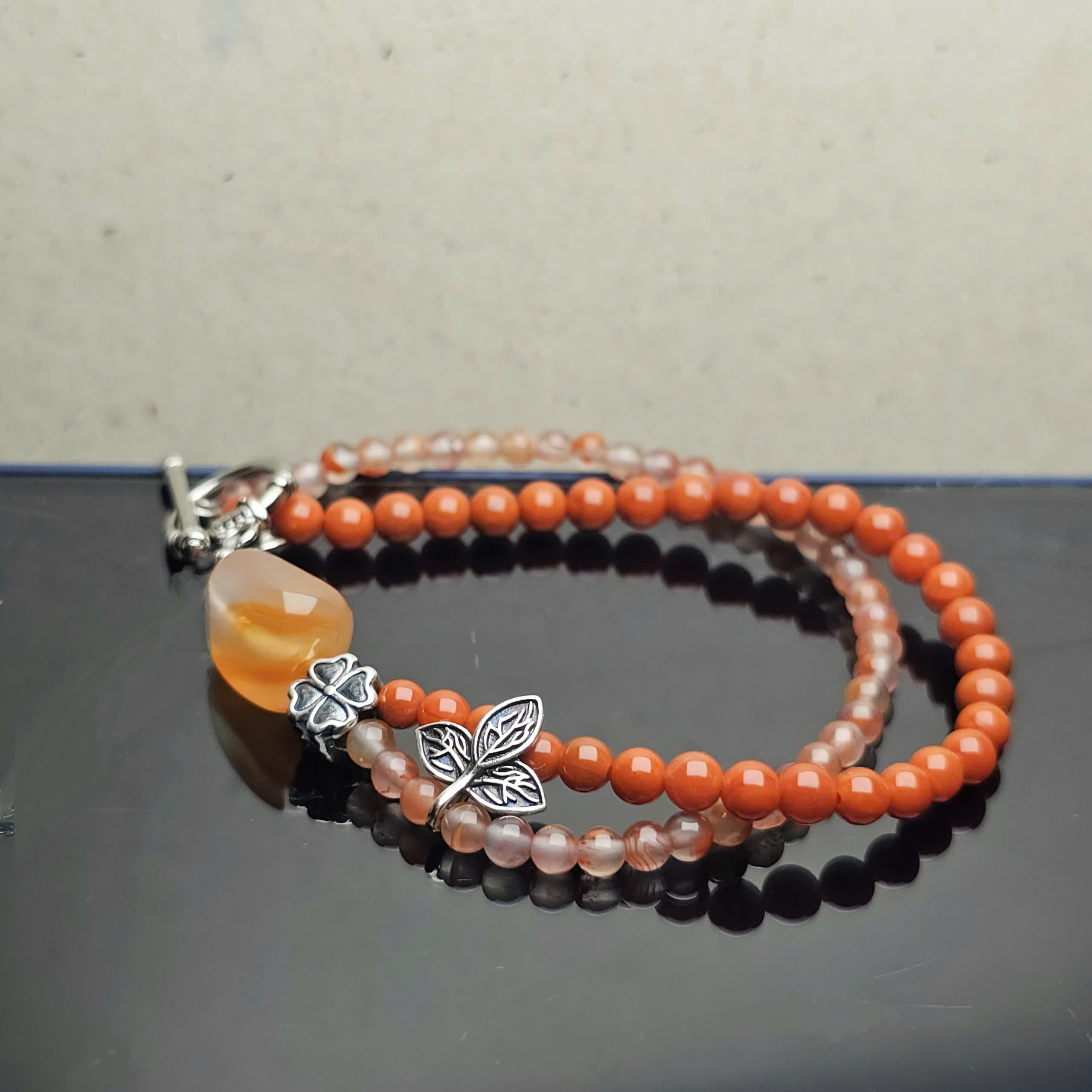Vòng Nam Hồng hoa bay mix đỏ đậm - Hình ảnh 4